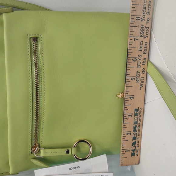 💚Thacker Neon Lime Citron Green Leather Crossbody Purse Handbag $148 Adjustable - Picture 6 of 7